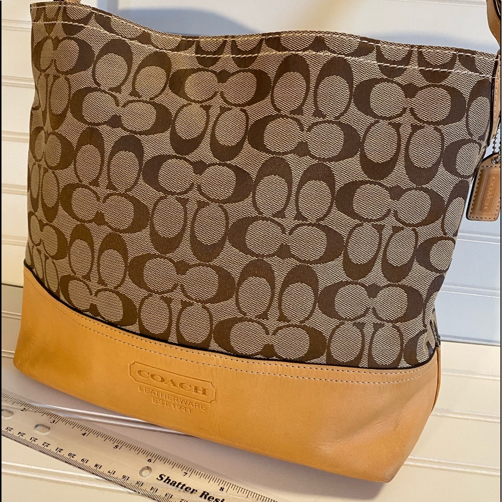 COACH Authentic